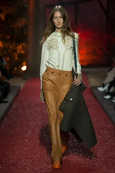 Look 40